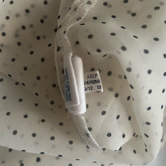 American Eagle Cream Women's Sheer Dotted Top/Blouse Short Sleeve Medium Twee - Picture 7 of 7